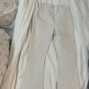 Alo Cream flare yoga pants